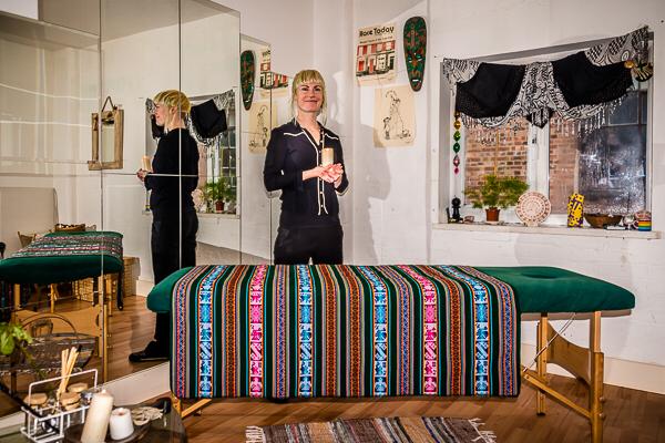 Massage Studio Lisa by the Mirror with Table